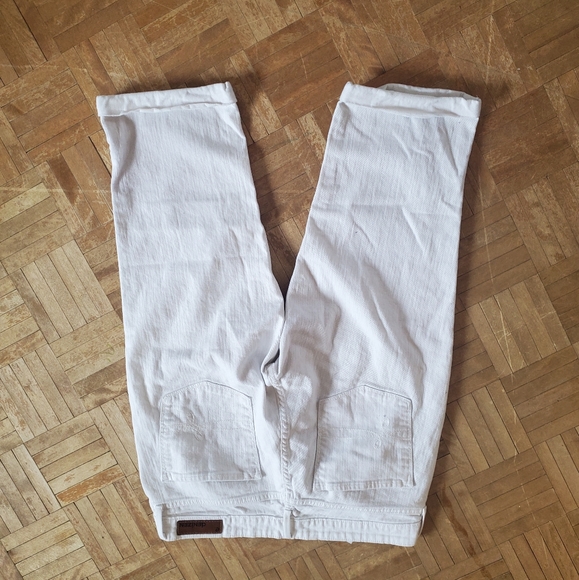 💥3 for $15💥 Denizen by Levi's white Capri pants - Picture 6 of 6